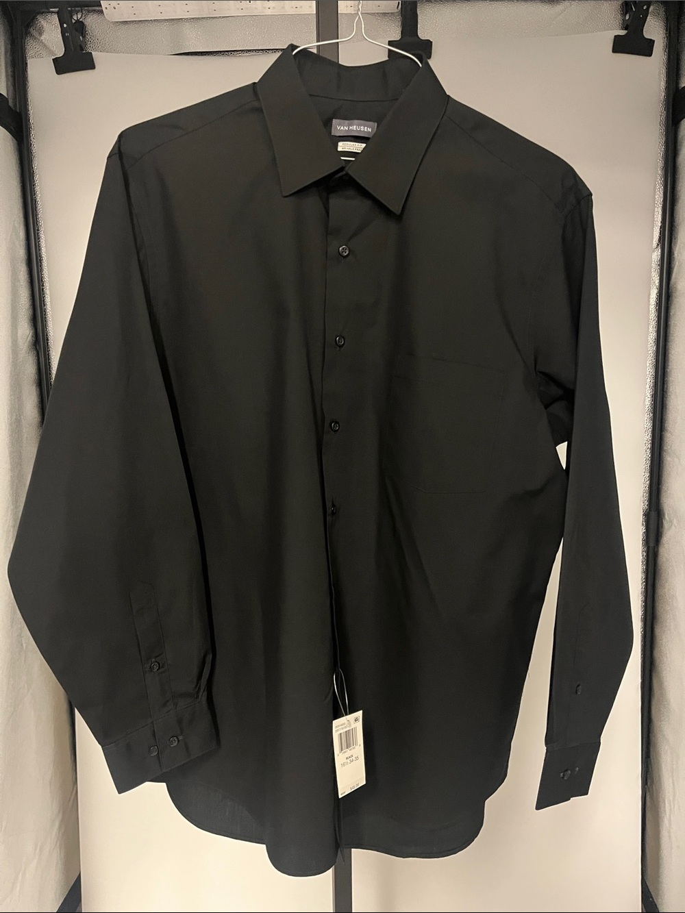 Van Heusen Black Men's Long-Sleeve Dress Shirt